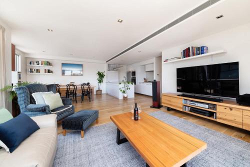 Brighton Apartment | Melbourne Penthouse Apartment A Walk to Brighton Beach