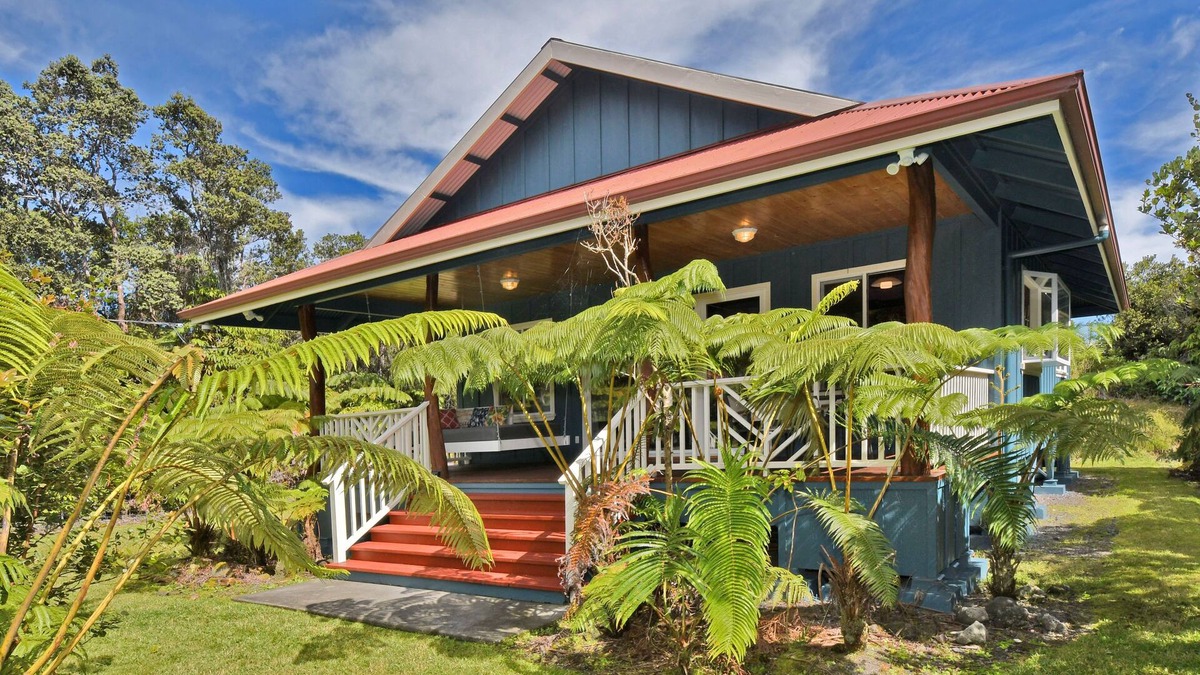 Volcano House | Mele Nani Getaway in lovely Volcano, Hawaii