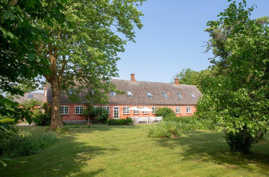 Samsø Bed & Breakfast | Mellem-rummet Guesthouse & Glamping