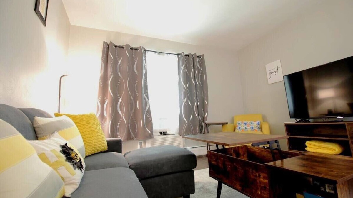 Fairborn Apartment | Mellow Mimosa Mission, Condo -Minutes to WPAFB & WSU, Fast Wifi, A/C