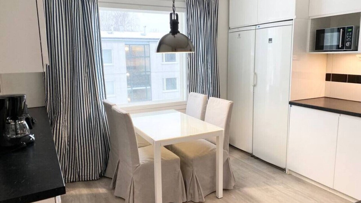 Itainen District Apartment | #MELLUNMÄKI · Renovated 3 bedroom apt next to metro