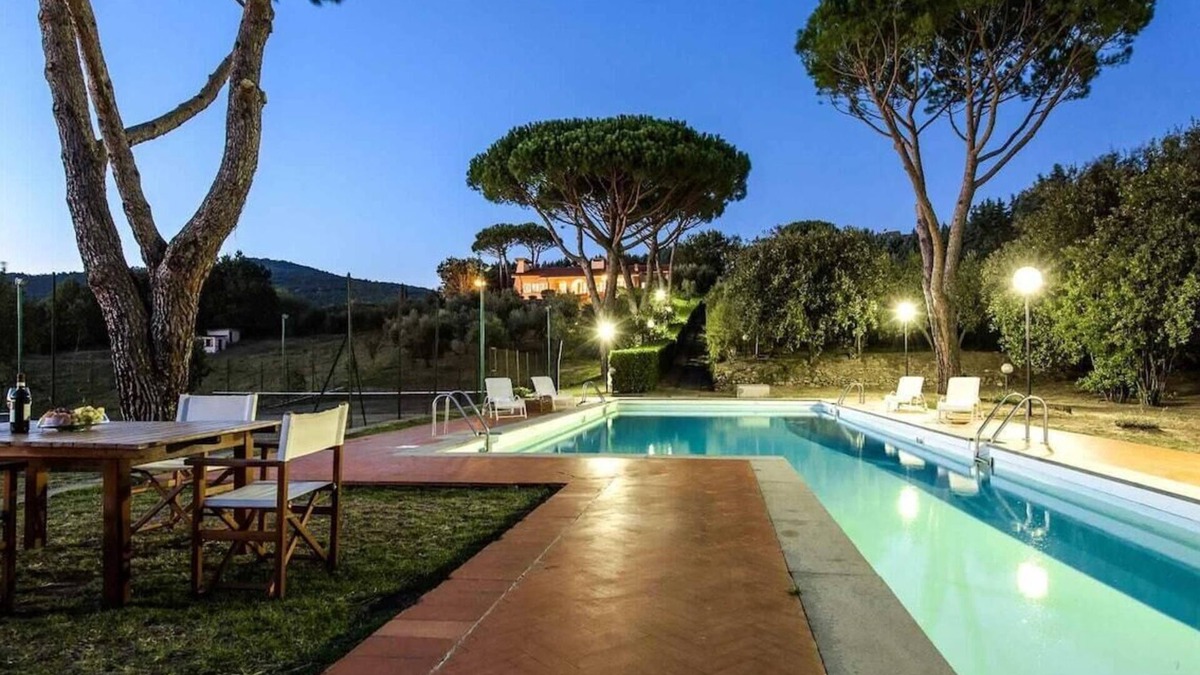 Capraia e Limite Villa | Melograno, private pool villa. A/C, Tennis, WiFi