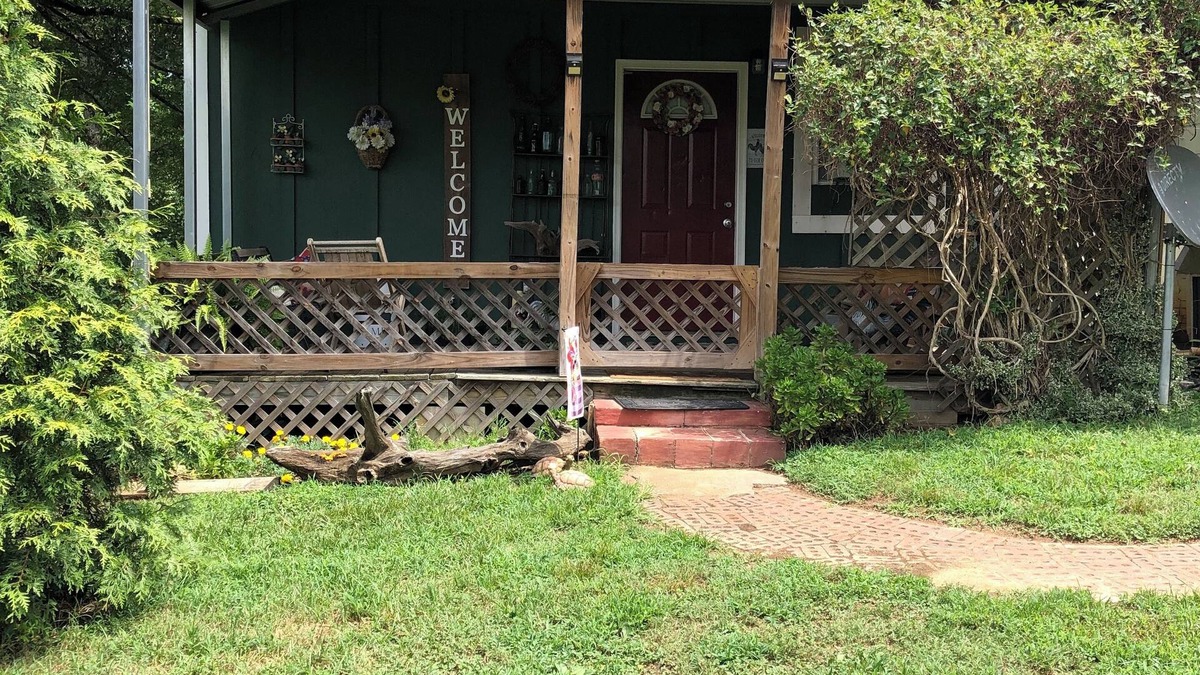 Stokes Apartment | Mel’s Country Cottage