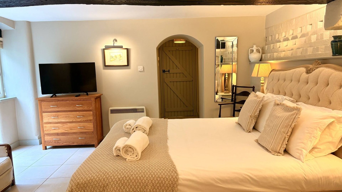 Higher Bockhampton Cottage | Melstock - Stunning Courtyard Cottage