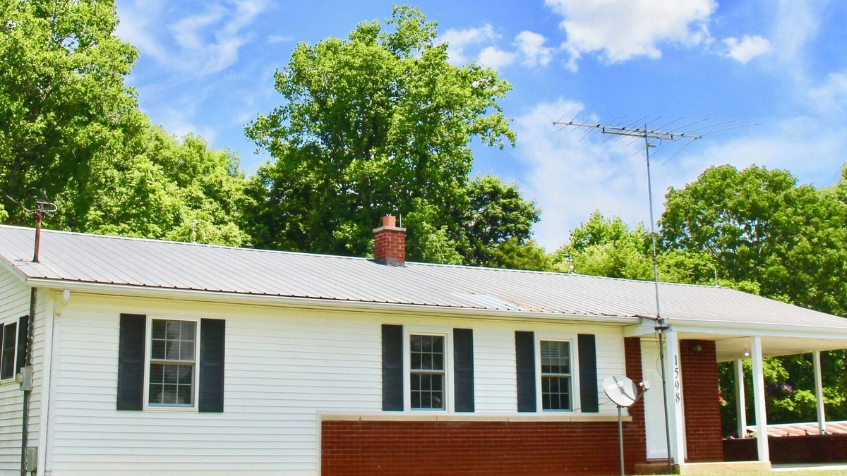 Byrdstown House | Mema and Pa’s Place