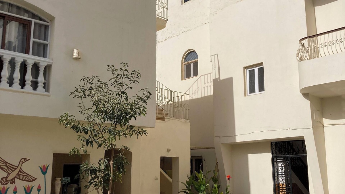 Luxor Apartment | Memnon Appts: spacious, clean 2-bedroom apartment near Nile - pool, roof terrace