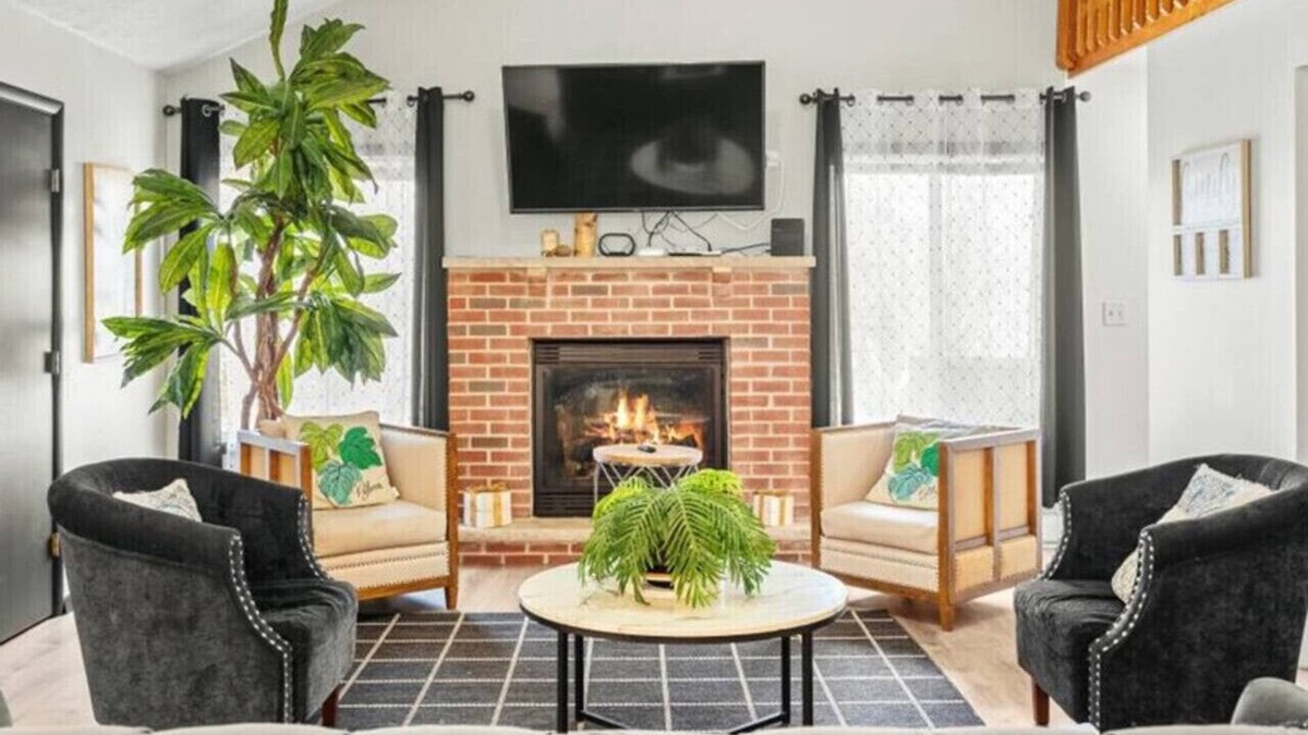 Long Pond House | Memorable Getaway Poconos