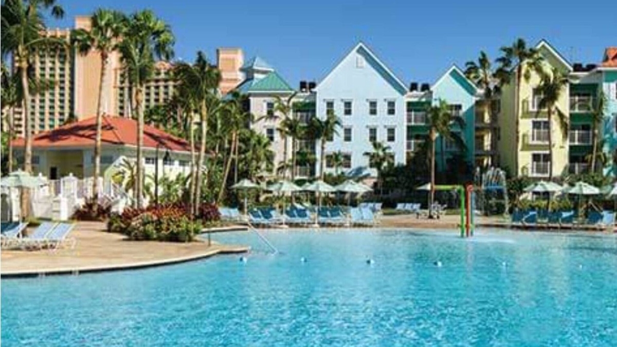 Paradise Island Resort | Memorial Day Week Sleep 4 +INCLUDES 4 Atlantis Wrist Band