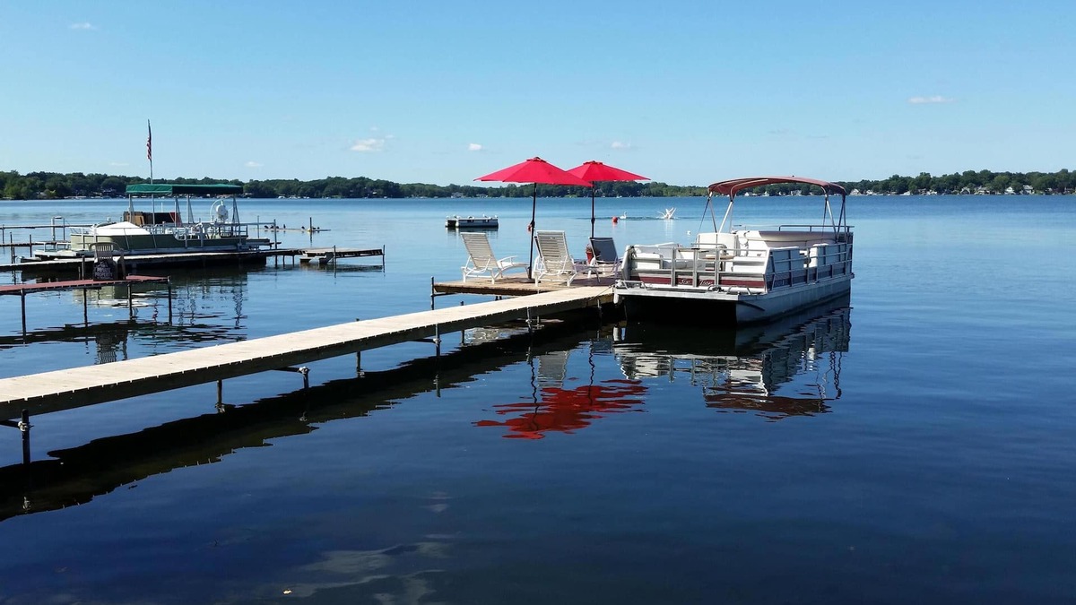 Sturgis House | "Memories Are Made Here" Klinger Lake - Lakefront With Beautiful Sunsets