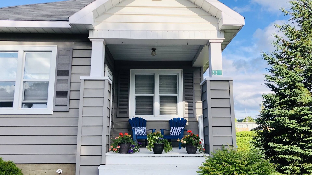 Barry's Bay House | ‘Memories’ Cottage in the Heart of Barry's Bay