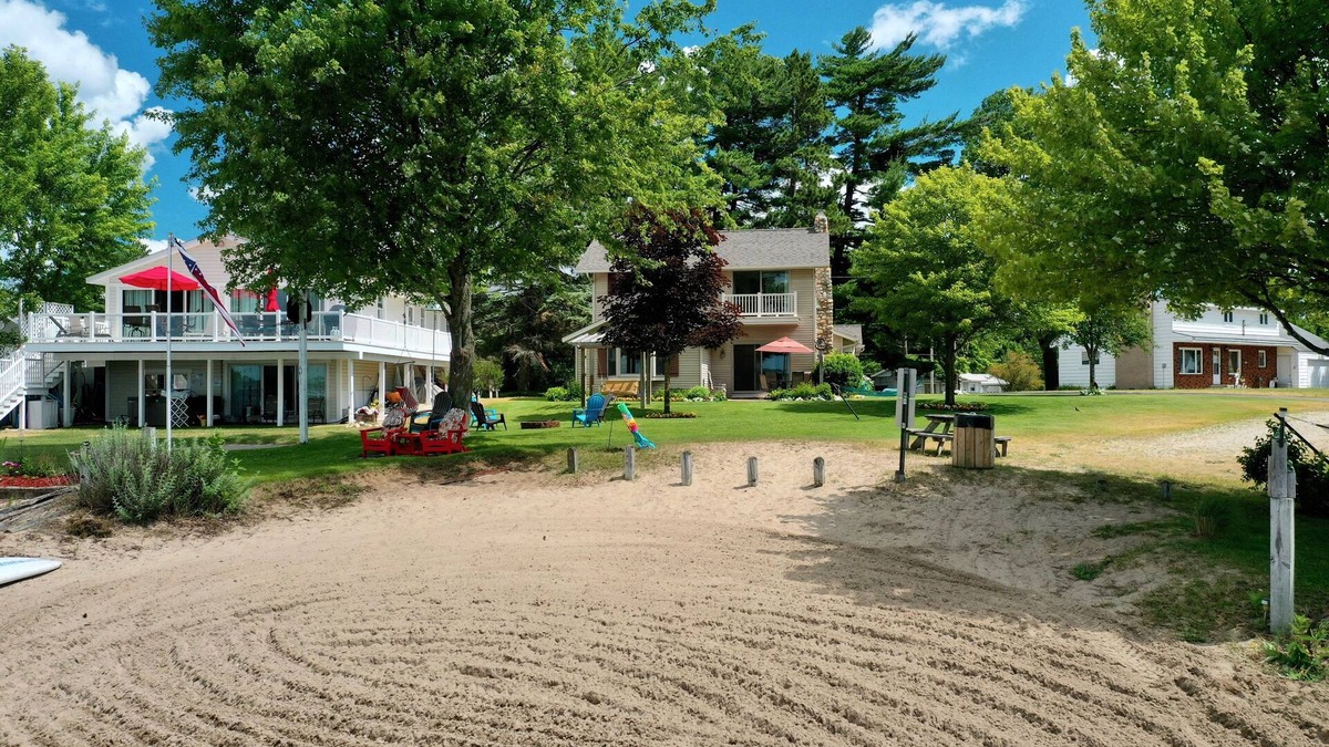 Lake City House | Memories on Missaukee, come and make your own!
