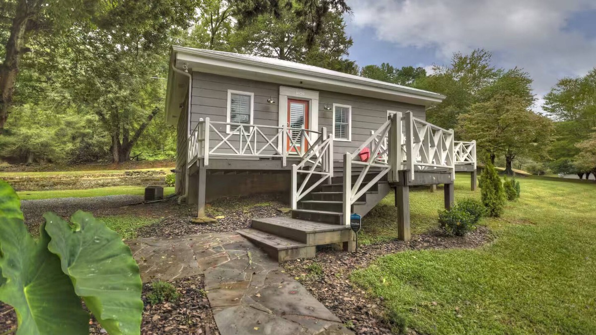 Williamstown Cottage | Memory Maker, Top of GA Cottage in charming Mineral Bluff with AC, WiFi