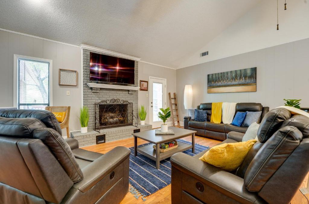 Capleville House | Memphis Vacation Rental Getaway with Large Deck