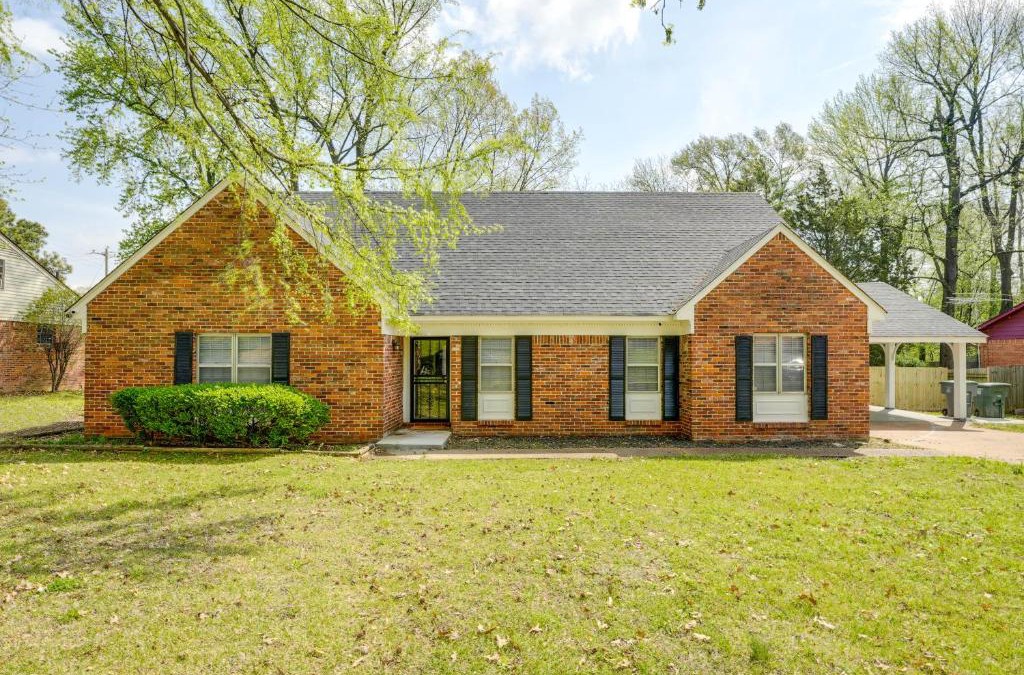 Whitehaven House | Memphis Vacation Rental - Walk to Graceland!