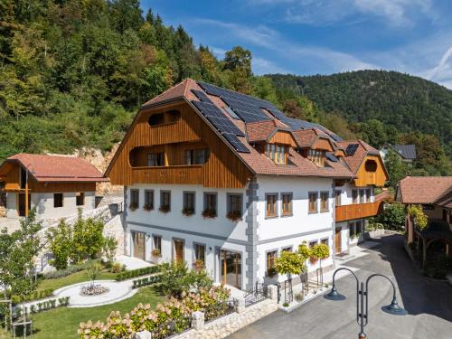 Cerklje na Gorenjskem Apartment | Menart Estate