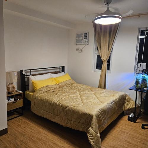 Las Pinas Bed & Breakfast | Mench Staycation