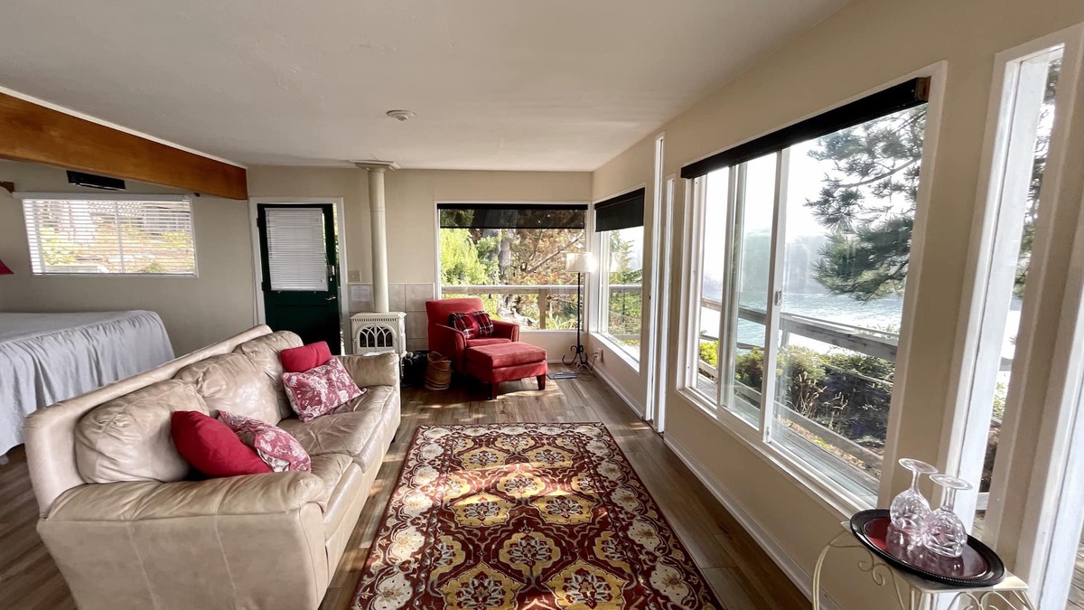 Albion Cottage | Mendocino Coast Cliffside Cottage—Shangri-La