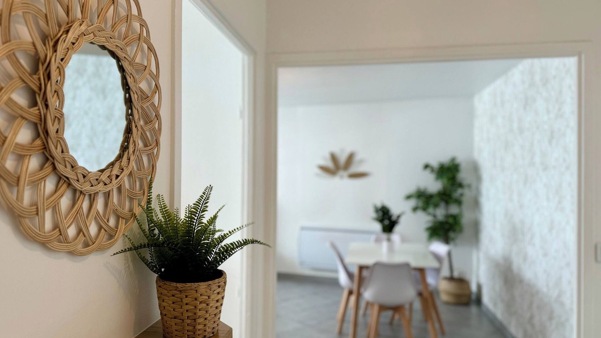 Zola - Pressense Apartment | Mendoza Suite