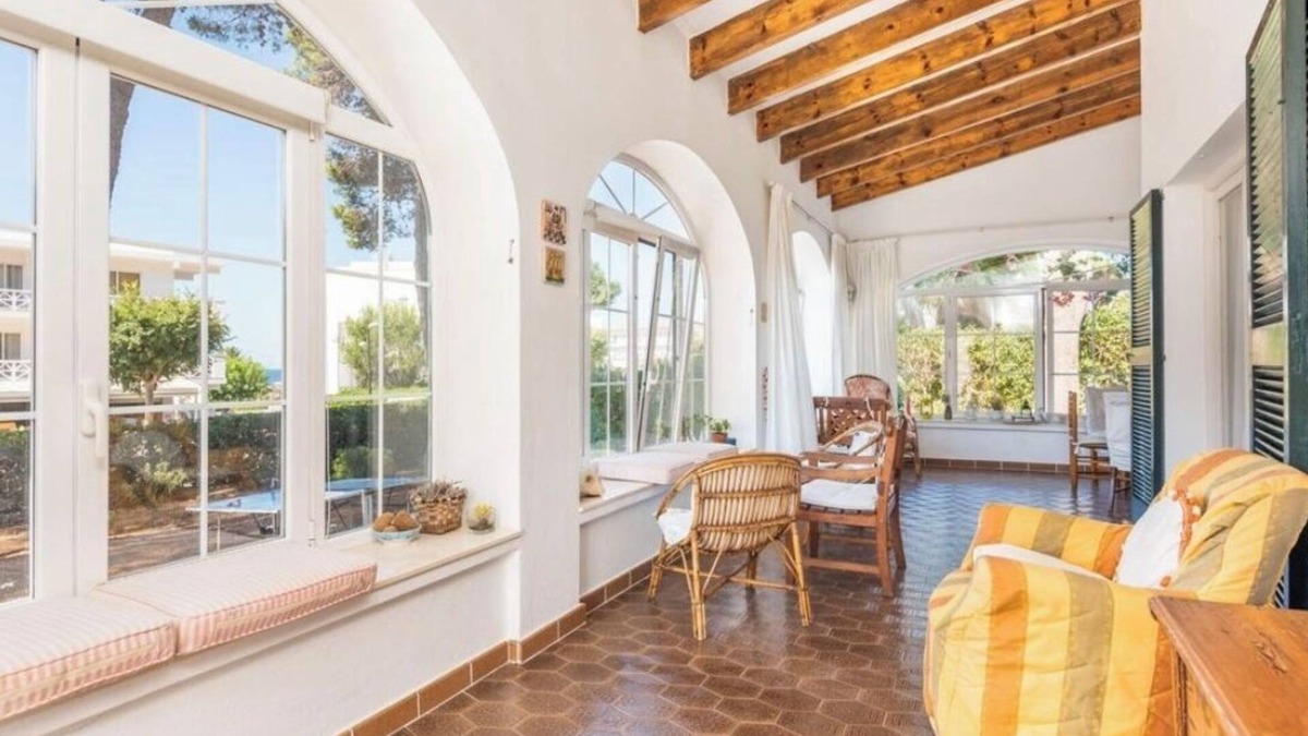 Sant Tomas Ski Chalet | Menorca Chalet Rustic Sunny Retreat by the Sea