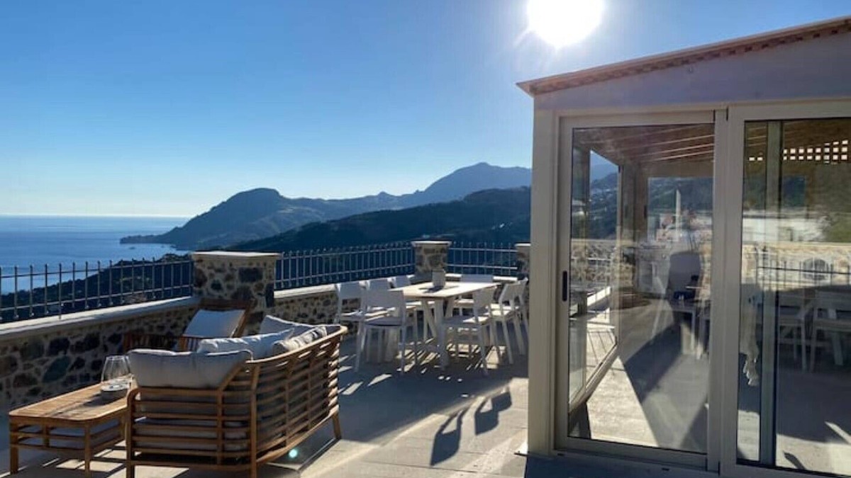 Agios Vasileios Apartment | Meraki - Cara luxury apartment with sea views