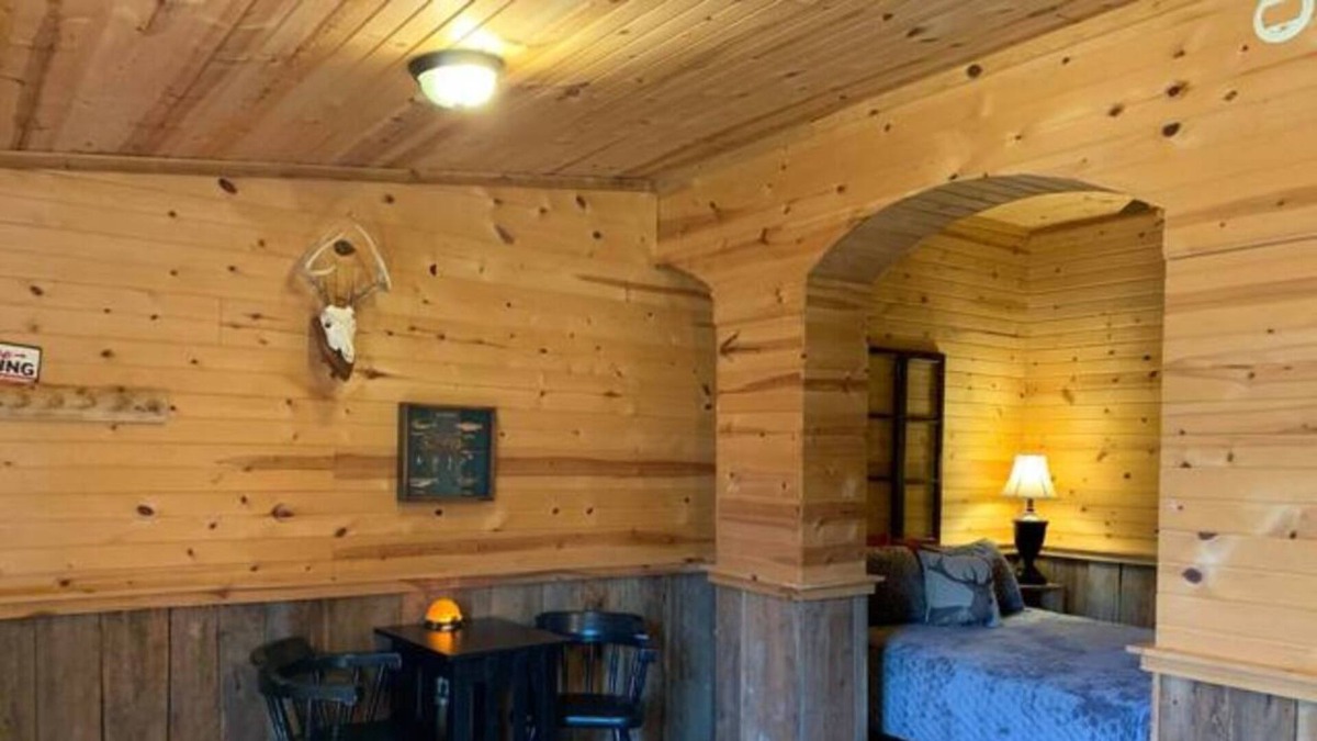 Steelville Cabin | Meramec Suite-Riverside View & Access to the Meramec River. Come swim,float,fish