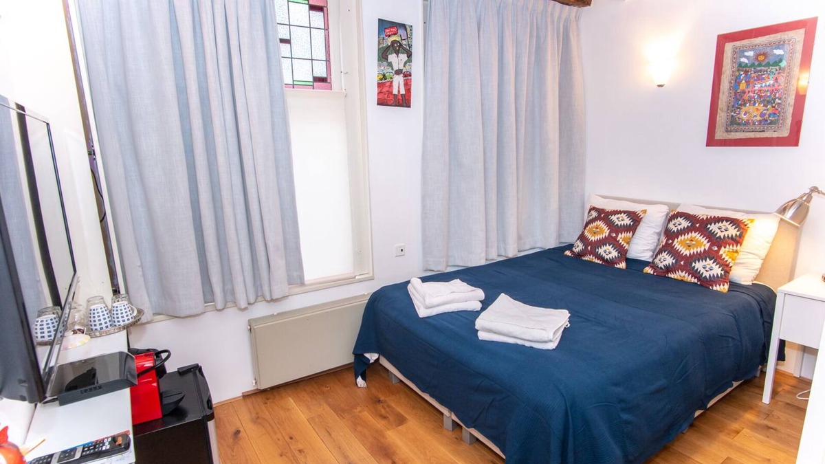 Haarlemmerbuurt Bed & Breakfast | MercedesBnB Amsterdam Center City