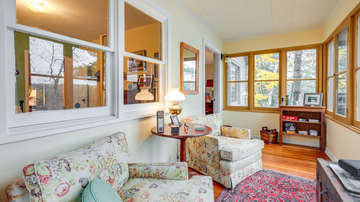 Mercer Cottage | Mercer Cottage on Crystal Lake w/Private Dock!