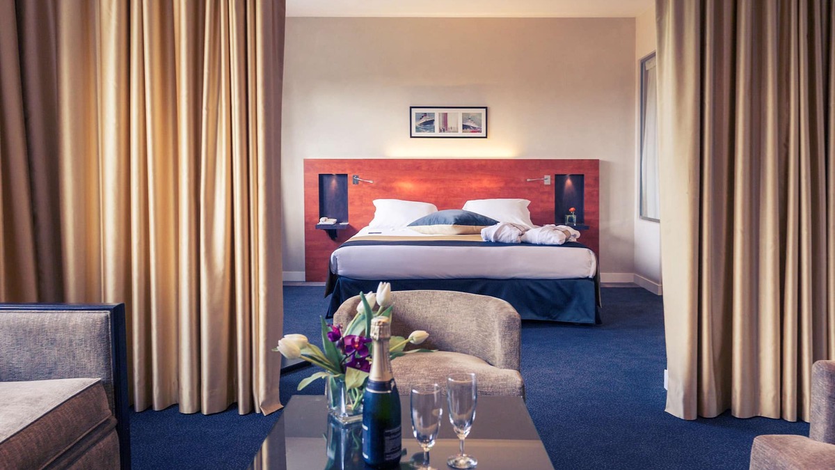 Maurepas Hotel | Mercure Maurepas Saint Quentin