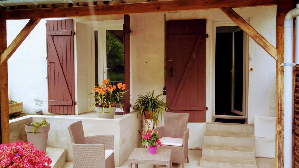 Mercus-Garrabet Apartment | MERCUS - GARRABET in the center of the village APARTMENT 49 m², 2 people.
