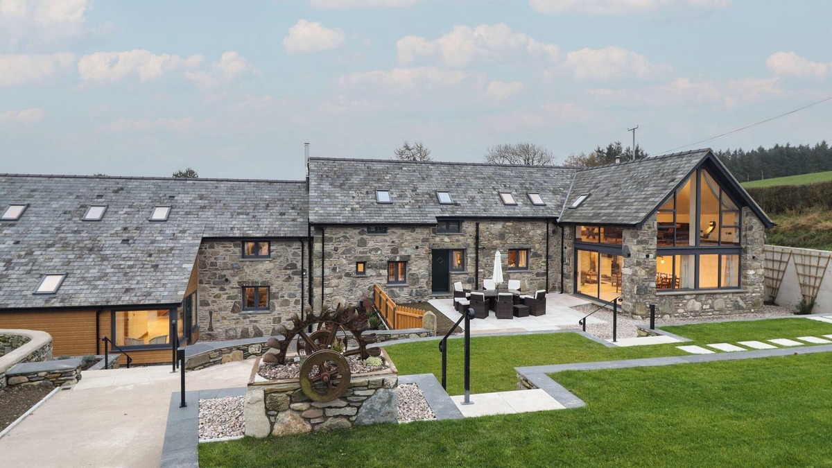 Cwmtirmynach Cottage | MERDDWR, family friendly, luxury holiday cottage in Cerrigydrudion