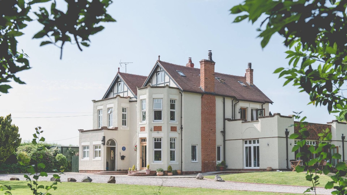 Wirral Bed & Breakfast | Mere Brook House