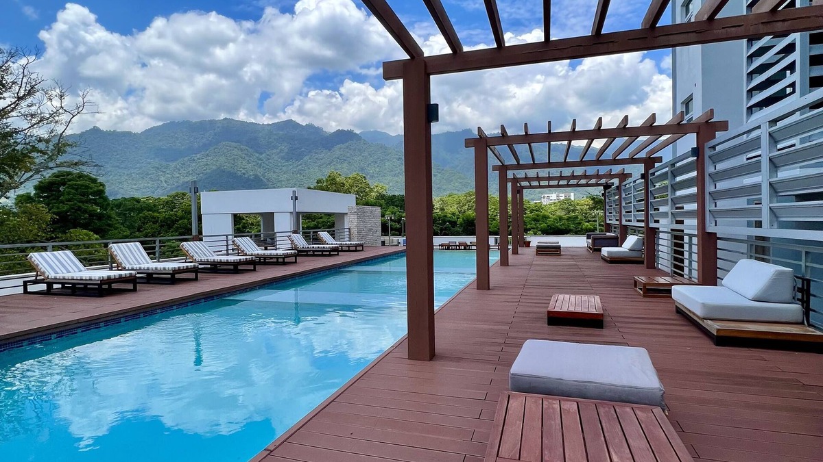 Sector 1 Nor-Oeste Apartment | Merendon Heights Luxury Condo