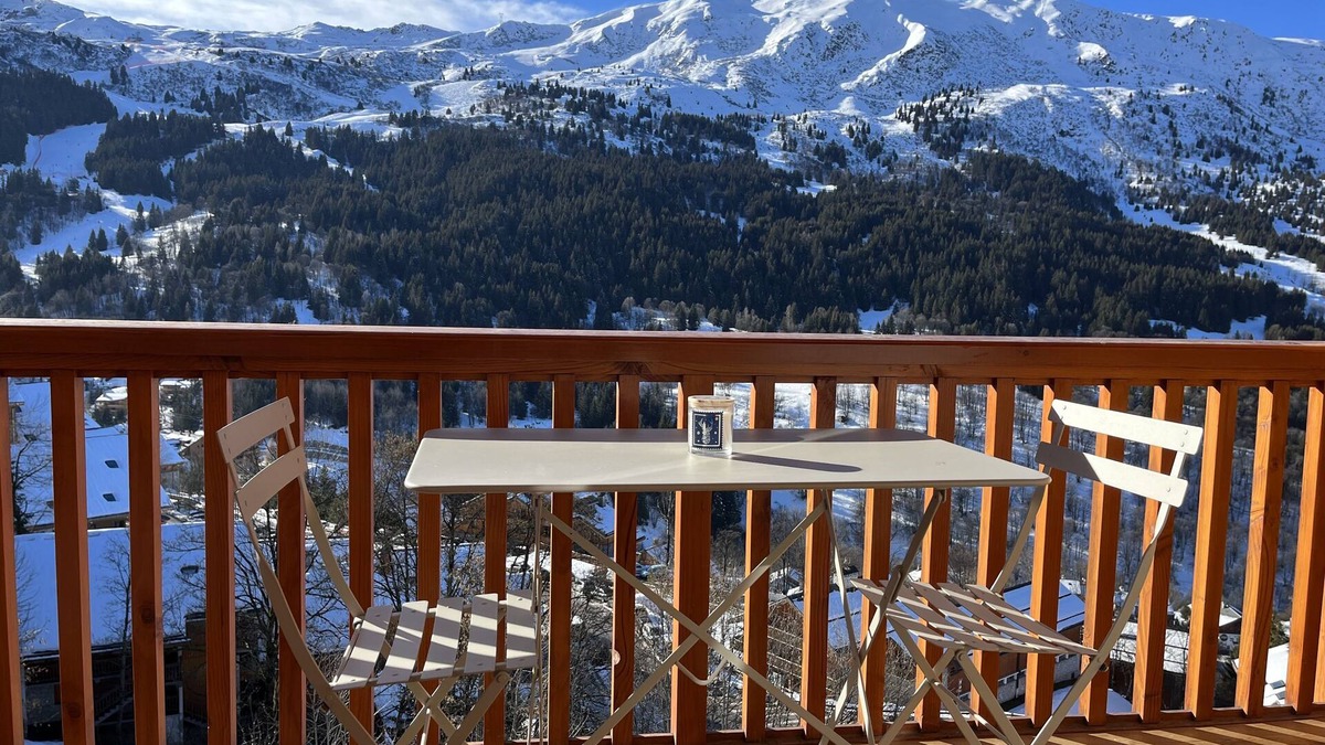 Meribel Apartment | Méribel Center flat 4 persons. Panoramic view. Close to the slopes.