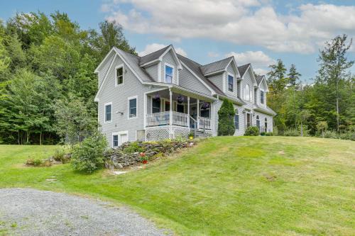 Plainfield House | Meriden Village of Plainfield Home with Backyard