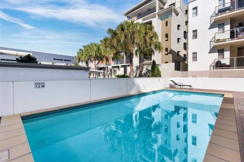 South Brisbane Apartment | Merivale stay in South Brisbane two beds two baths one parking