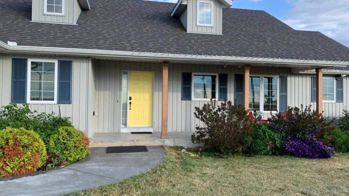 Merlin House | Merlin Home With Amazing Lake Erie Views