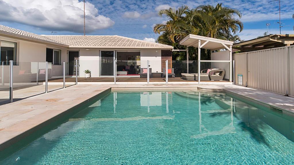 Mermaid Waters House | Mermaid Beach Retreat