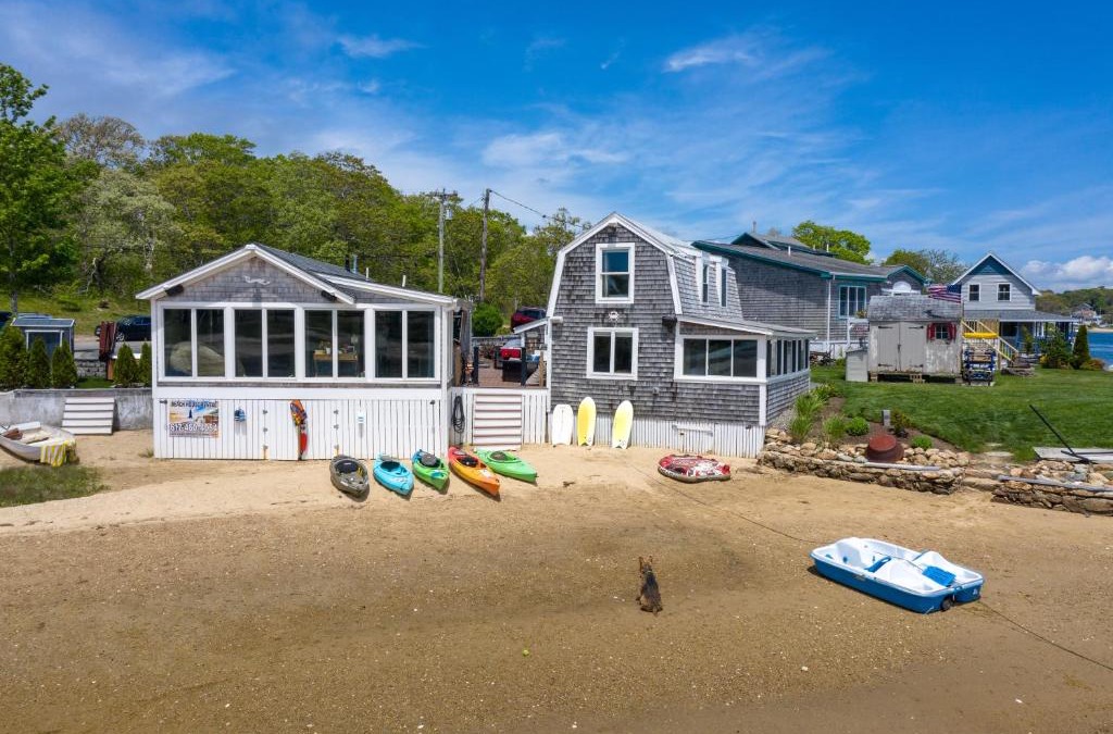Onset House | Mermaid House Bar,Sea-Deck,30' GLASS WALL,HOT TUB, E-BIKE
