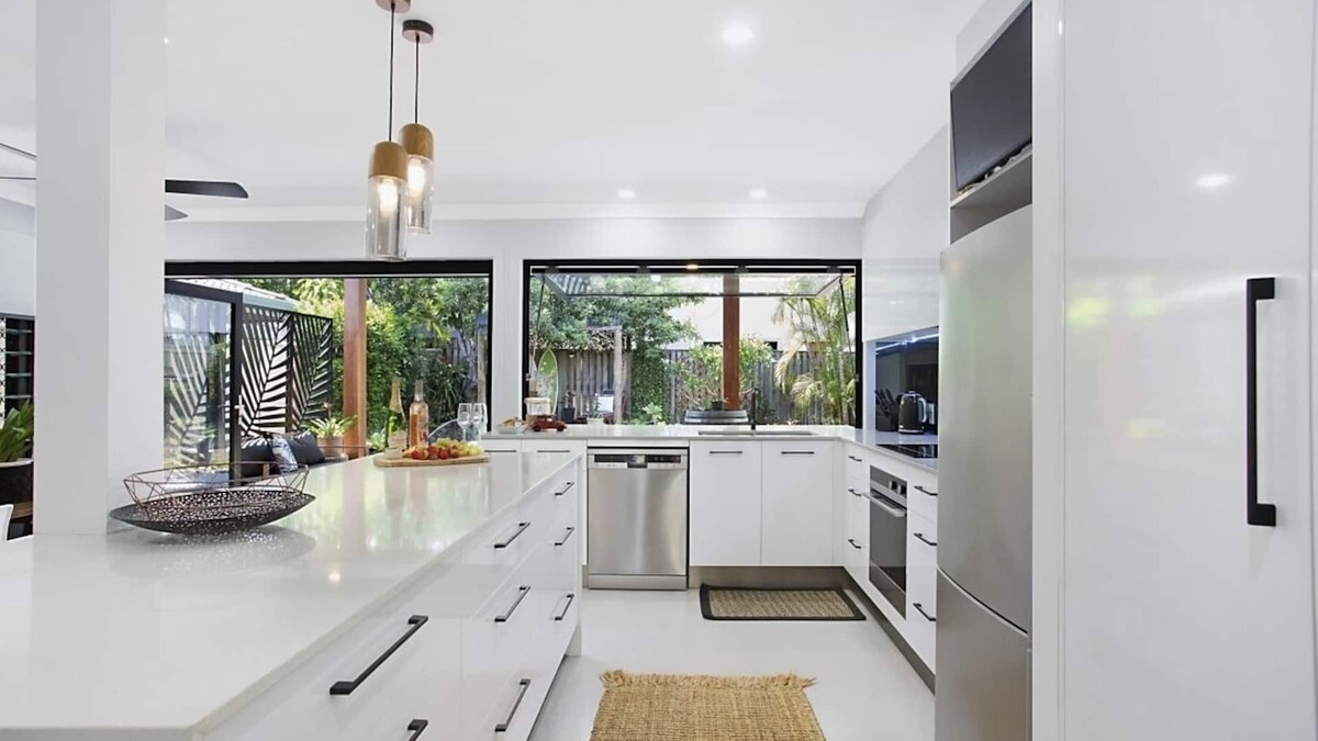 Mermaid Waters House | Mermaid/Nobby Beach House - by the beach