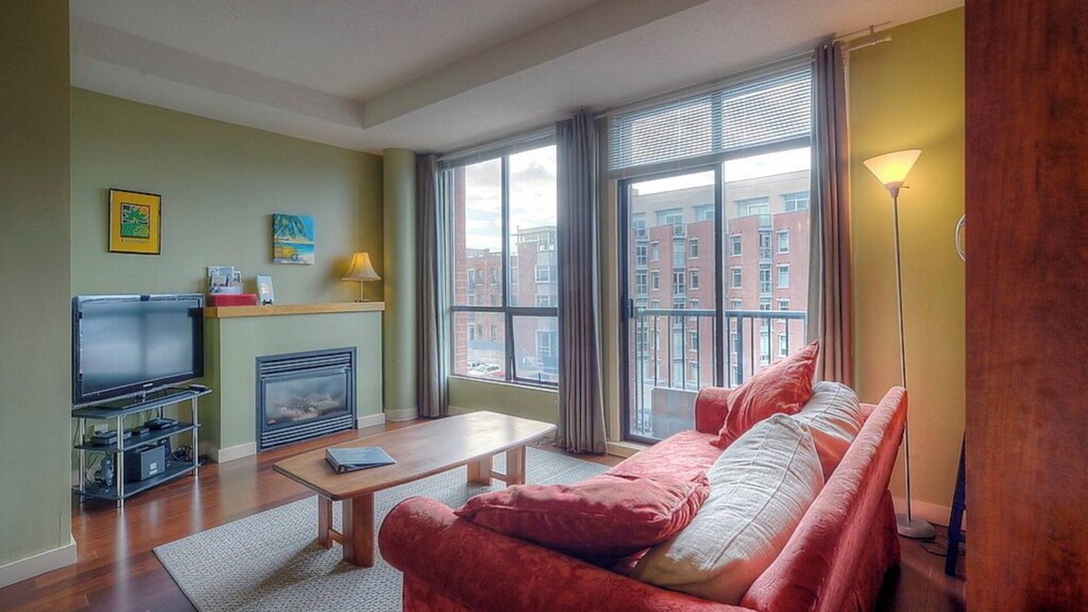 Downtown Victoria Condo | Mermaid Retreat