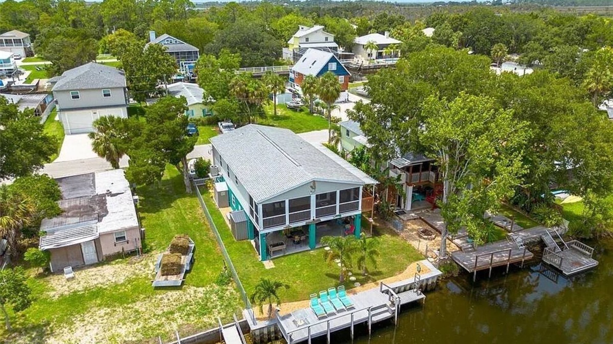 Weeki Wachee Gardens House | Mermaids, Manatees & Dolphins! Oh my!