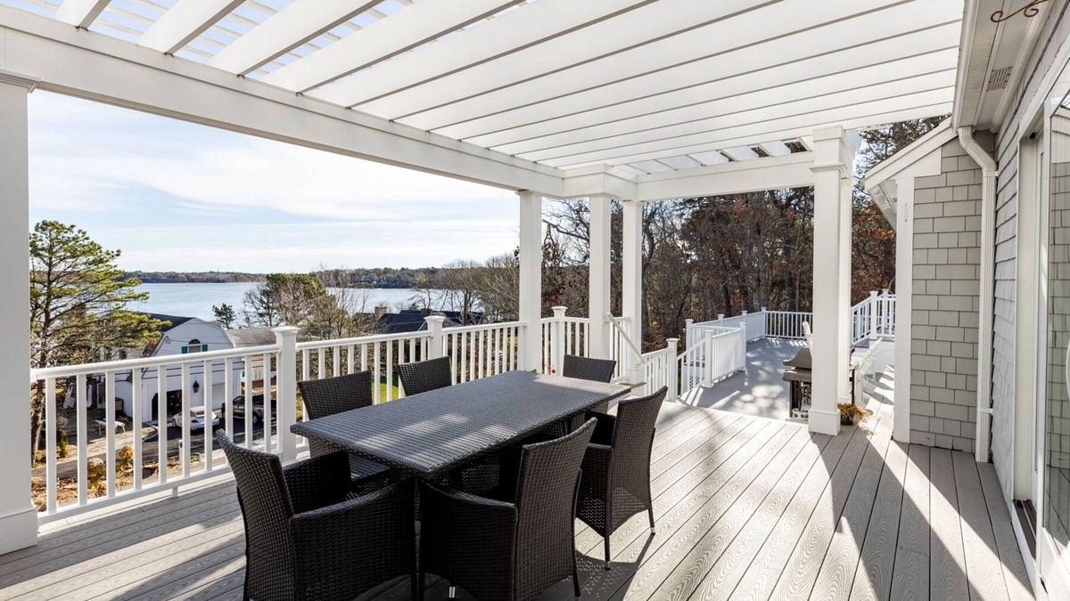 Yarmouth Port House | MERMAIDS POINTE ~ Oversized Ranch Home with amazing views!