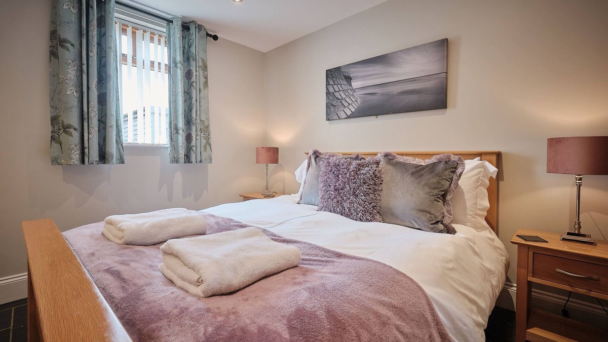 Folkton Cottage | Merry Dale Cottage at Humble Bee Farm