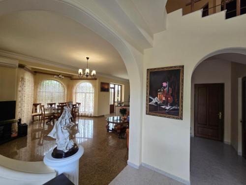 Kentron Villa | Mery Pery