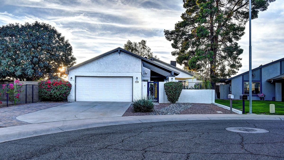 Dobson Ranch House | Mesa Lake Front House With Pool and Hot Tub!