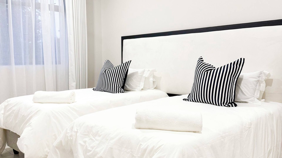 Victoria Falls Apartment | Messe Luxe Charming 2-bedroom apartment with WiFi, AC in amazing Victoria Falls
