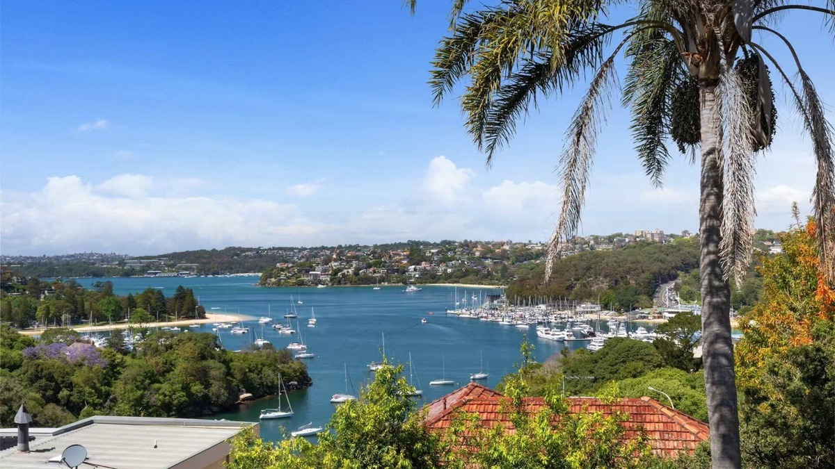 Seaforth House | MetaWise Luxe 6 Bed Ocean View Family Home in Seaforth