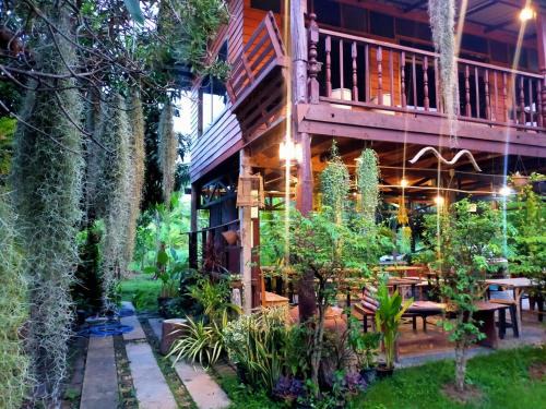 Khai Bang Rachan Villa | Metha Country View Homestay Singburi