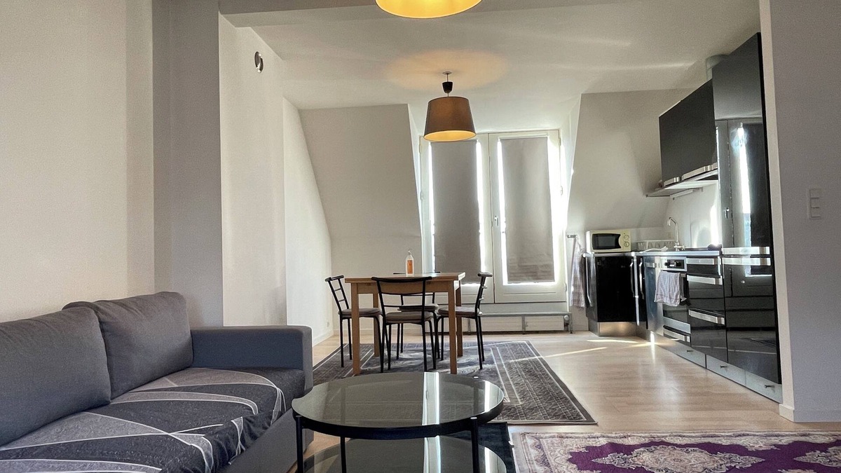 Vanlose Apartment | Metro Apartment with dual balcony closed to public Transport and shopping.
