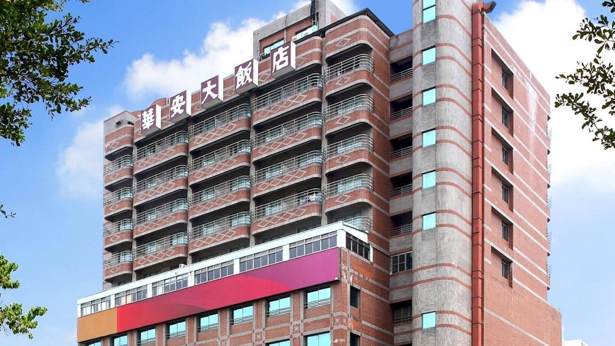 Douliou Hotel | Metro Hotel - Howard Group